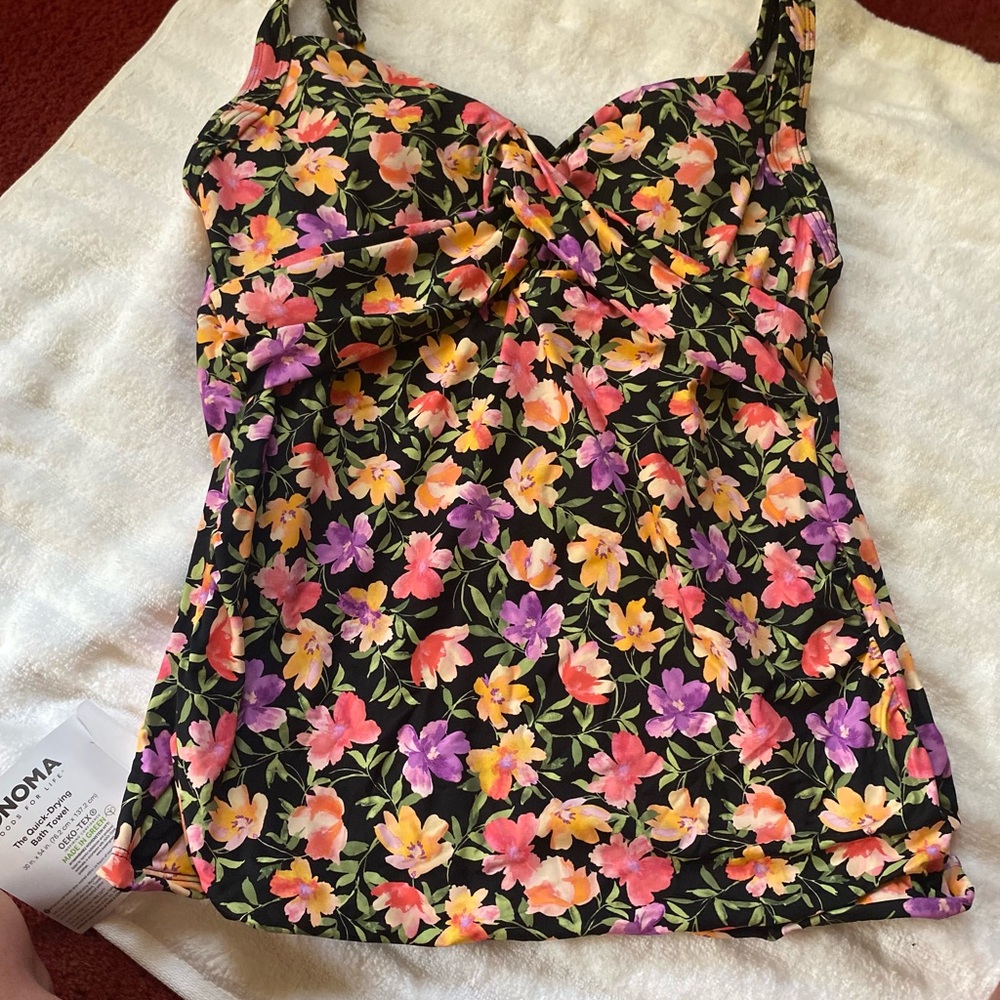 Get ready for Summer ! Lands' End Women's Floral Swim Top